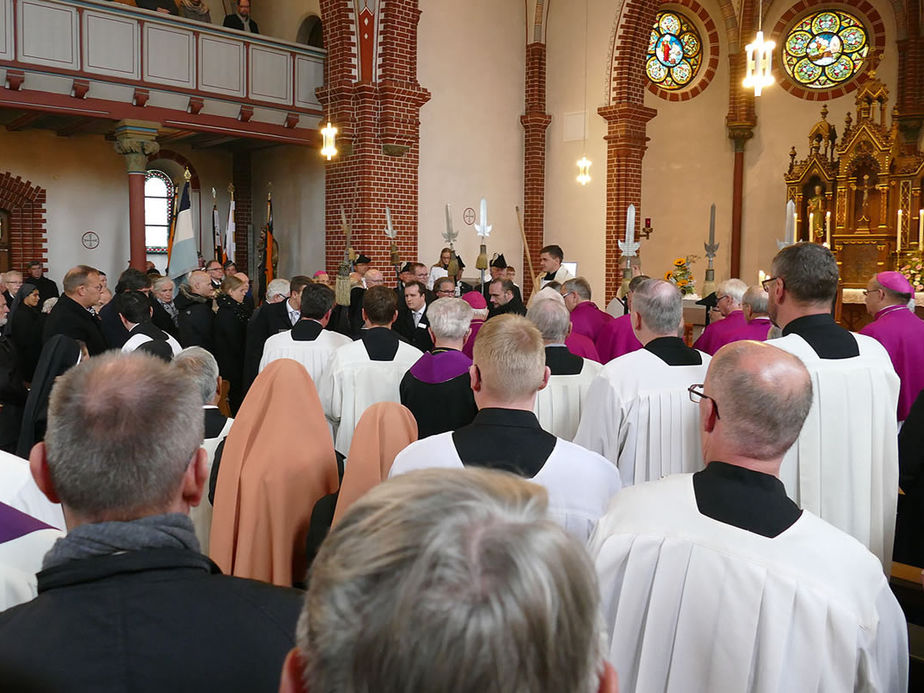 Pontifikalrequiem und Beisetzung von Weihbischof em. Johannes Kapp (Foto: Karl-Franz Thiede)